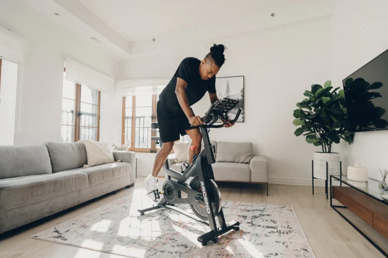 7 Raisons Puissantes d’Adopter un Vélo d’Appartement avec Programme d’Entraînement